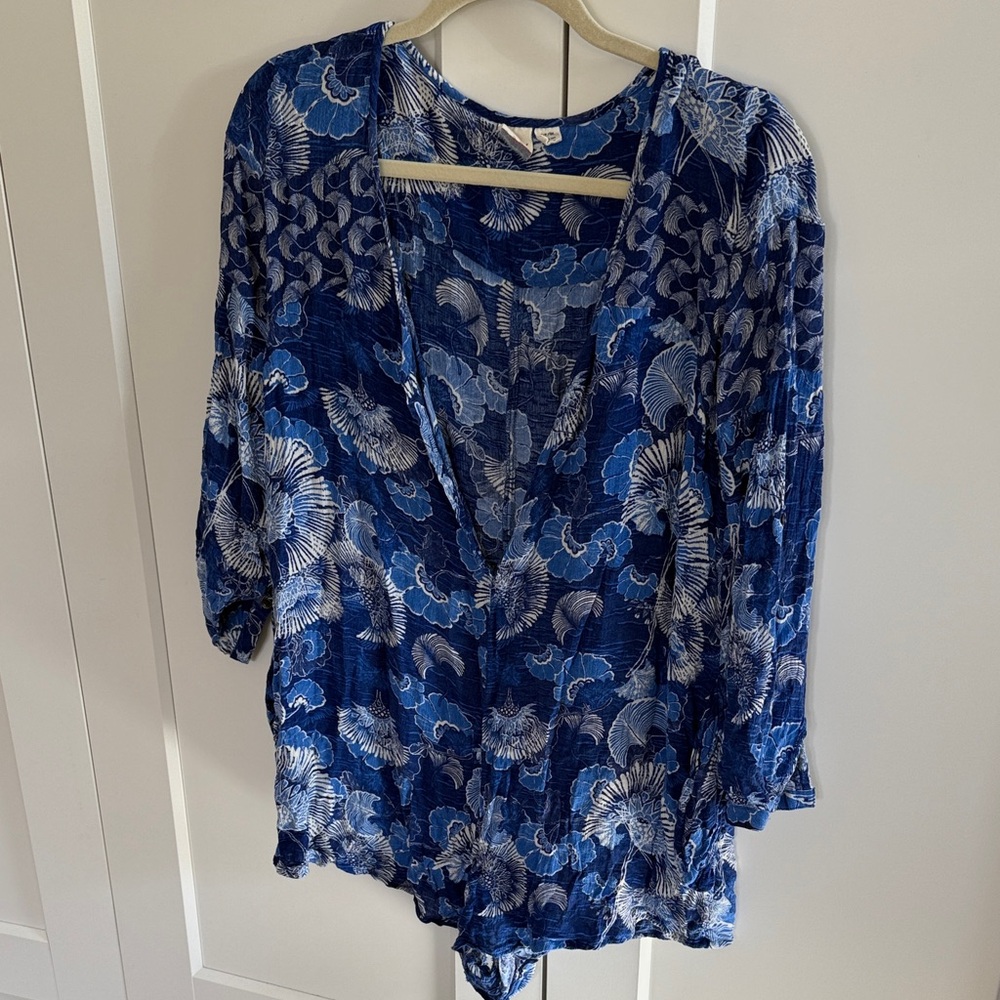 Roxy beach cover up size small